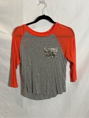 Monteau Gray Tee with Coral Trim
